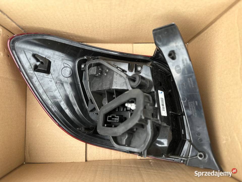 DACIA SANDERO II STEPWAY LAMPA PRAWA TYŁ TYLNA Mirsk