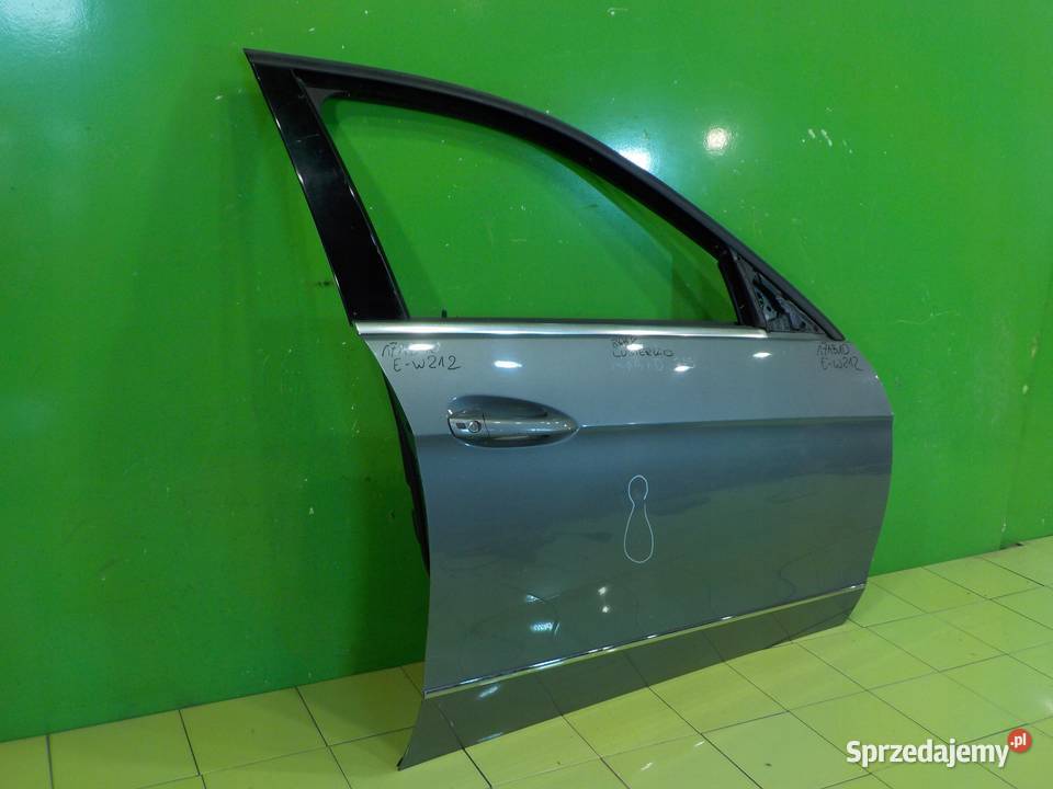 MERCEDES E W212 11r SEDAN 4D drzwi prawe przod