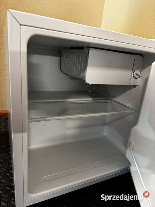 Mała lodówka Midea Wolibórz