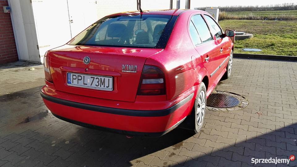 Skoda Octavia I 16 benzyna 99r czerwony sedan Święta Katarzyna