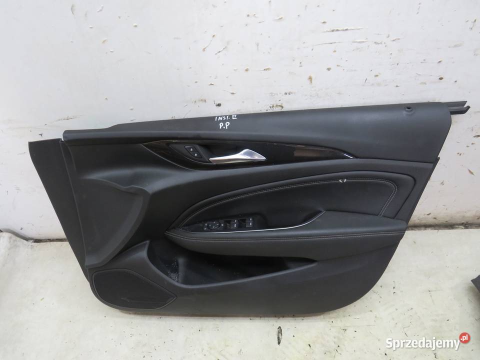 BOCZEK TAPICERKA DRZWI PRAWY PRZÓD INSIGNIA B