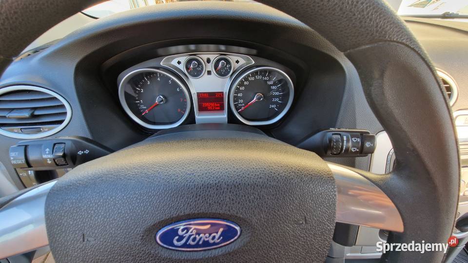 Ford Focus 16 Hatchback 2011 drugi właściciel Jaworzno sprzedam