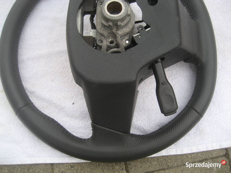 toyota auris I lift hybryda 1012r kierownica Rakoniewice