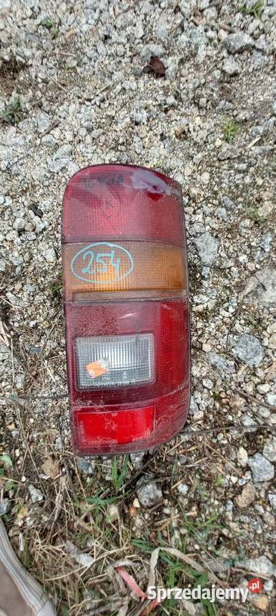 Toyota hiacy 2000 2001 lampa tylna prawa Motoryzacja dolnośląskie Byków sprzedam