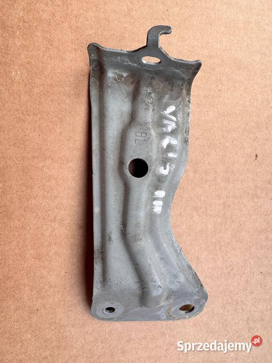 Wspornik mocowanie błotnika Toyota Yaris III Brzesko