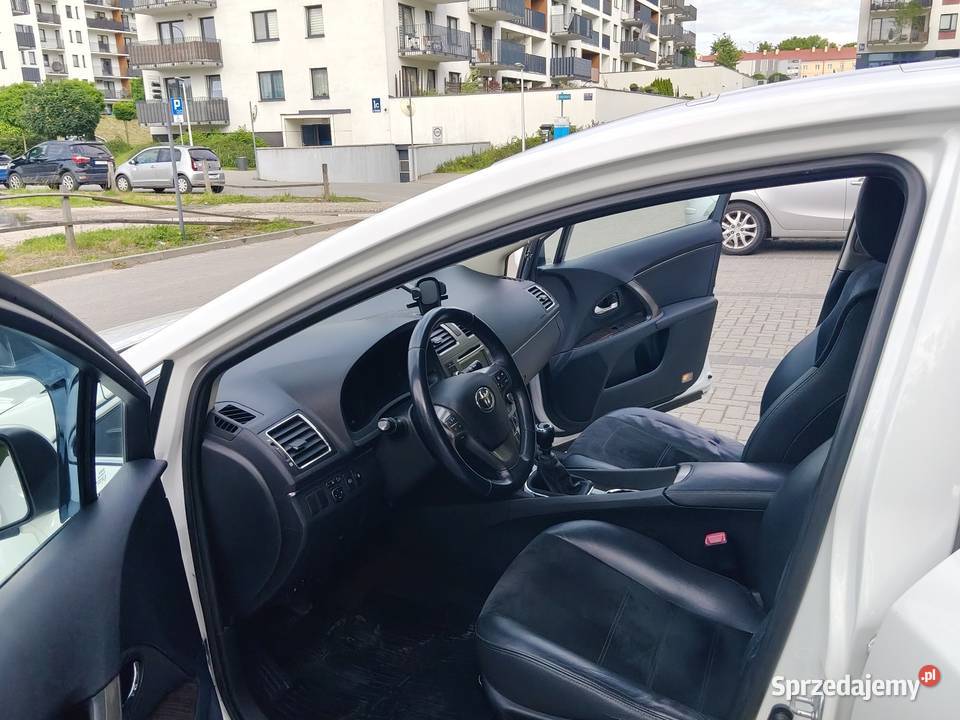 Toyota Avensis t27 benzyna Polski salon zadbana aluminiowe felgi Lublin