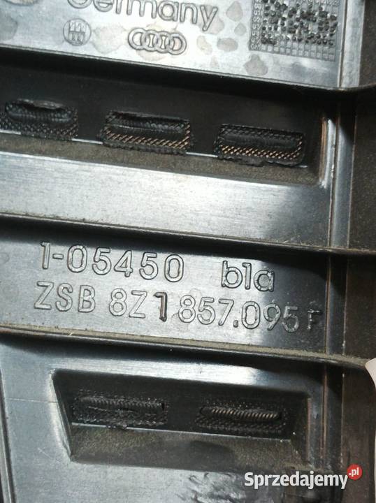 SCHOWEK PRAWY PASAŻERA DESKI 8Z1857095F Audi A2 Rok produkcji 2000