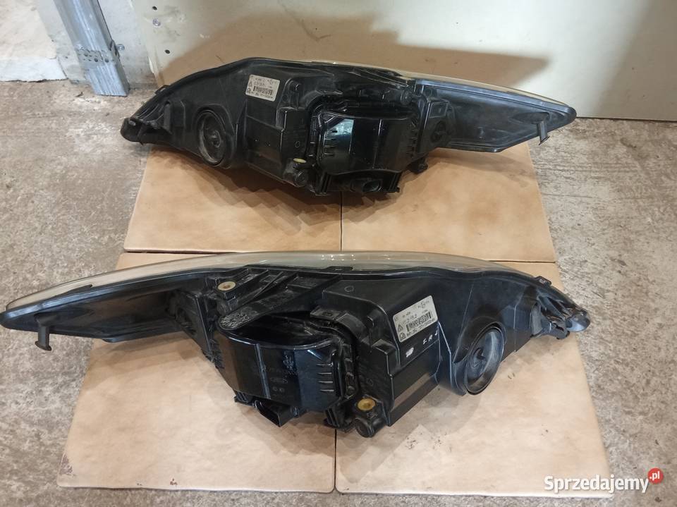 Ford Mondeo MK4 reflektory lewy i prawy orginal Rok produkcji 2010