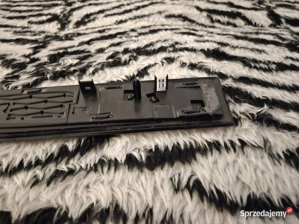 JAGUAR EPACE R X540 LISTWA NA BŁOTNIK PRAWA