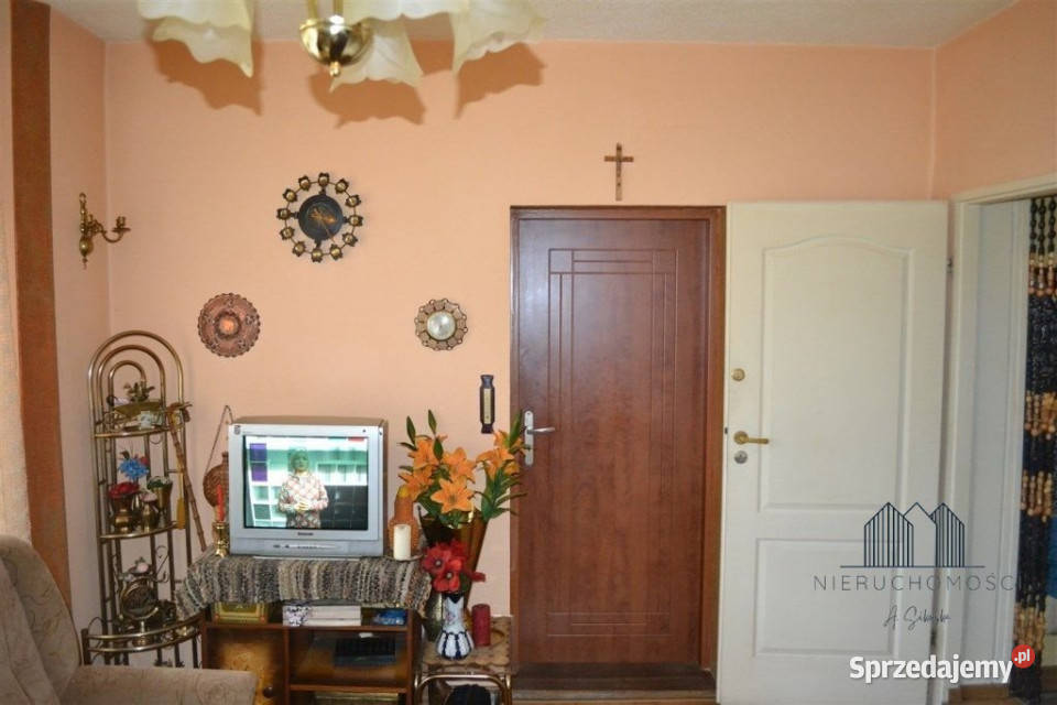 sprzedaży mieszkania 823m2 4 pokojowe Bratków 3037zł/m2
