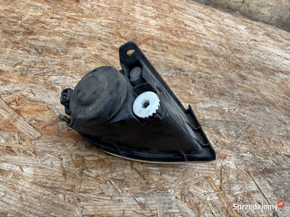 Halogen przód lewy lh Toyota avensis t22 Międzychód