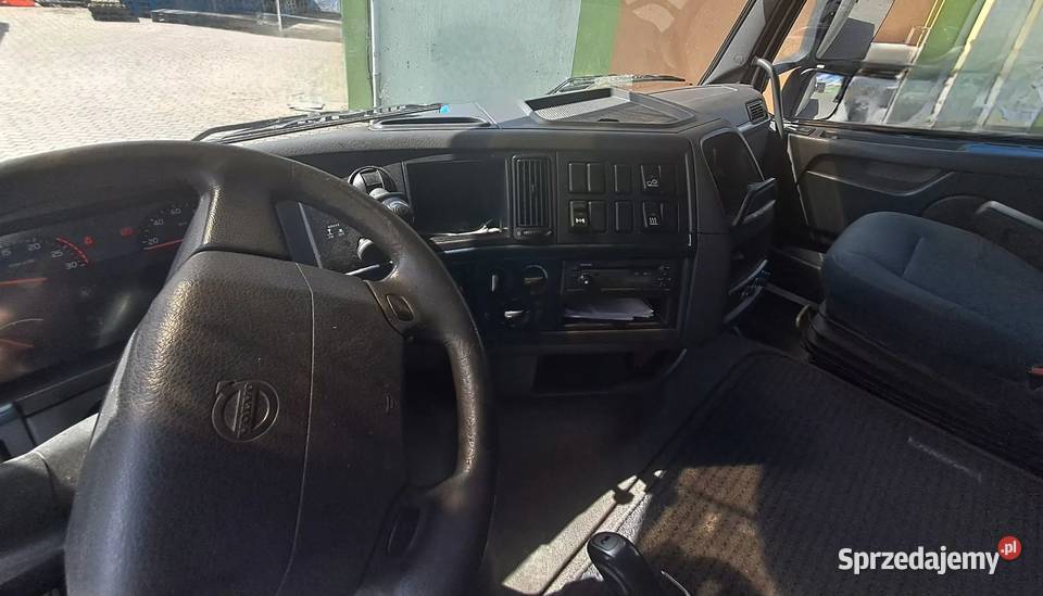 Samochód chłodnia marki VOLVO manualna sprzedam