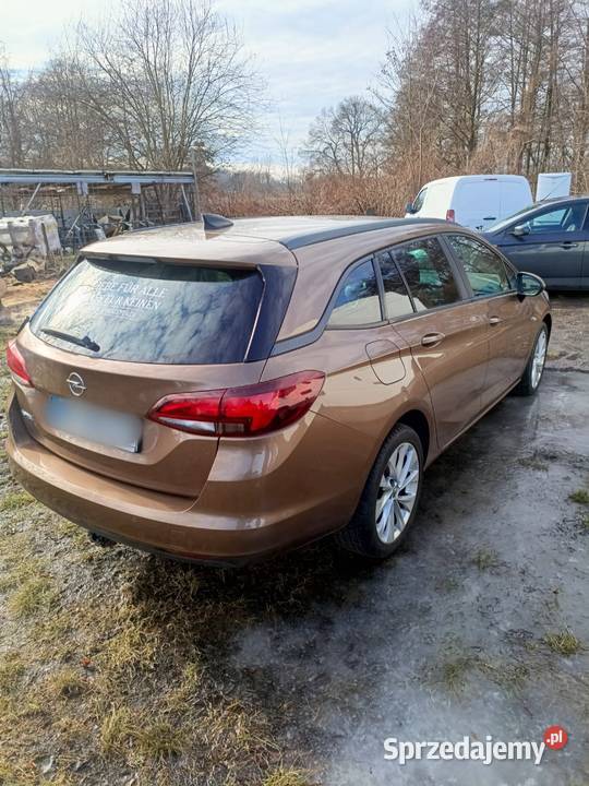 ładna Astra z małym przebiegiem lekko