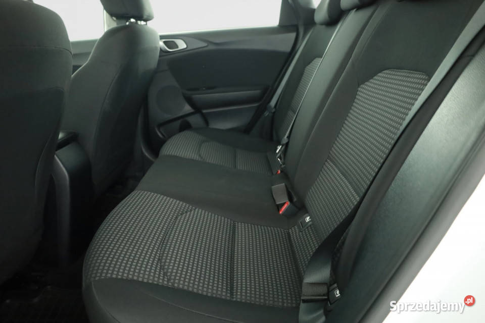 Kia Ceed 14 TGDI asystent pasa ruchu