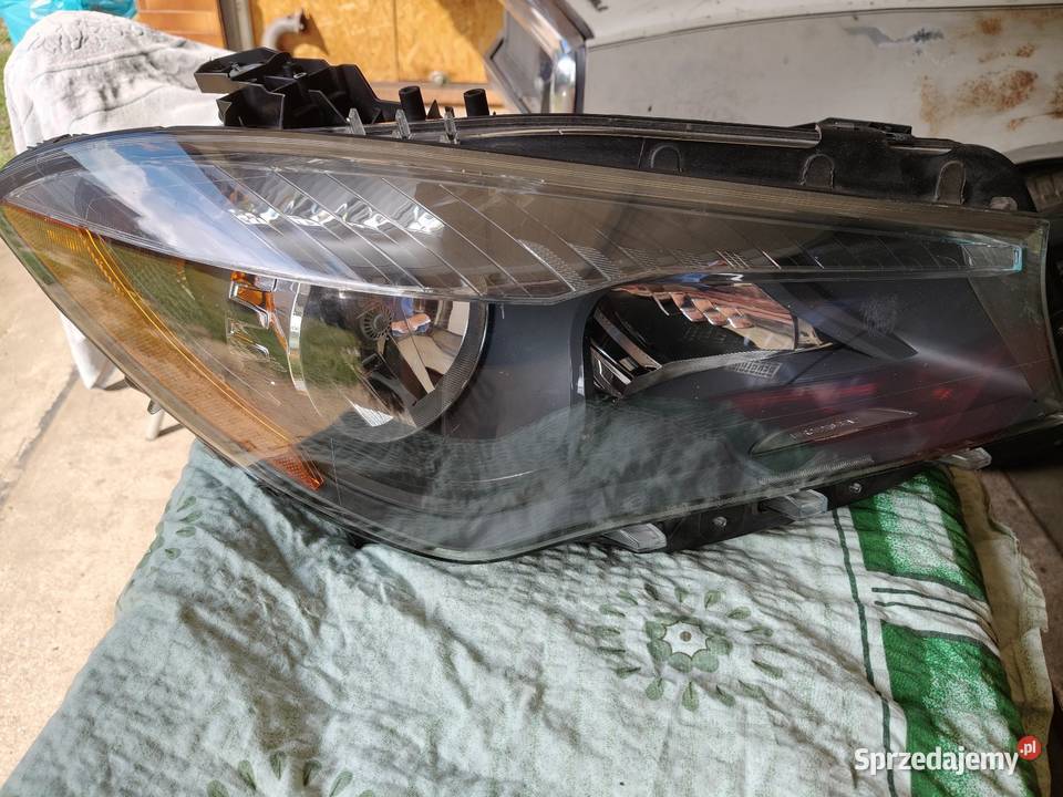 Lampa reflektor przedni prawy Mercedes cla 117