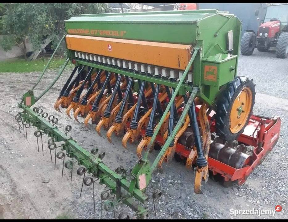 Agregat uprawowo siewny Brona wirowa Howard Howard małopolskie Dąbrowa Tarnowska