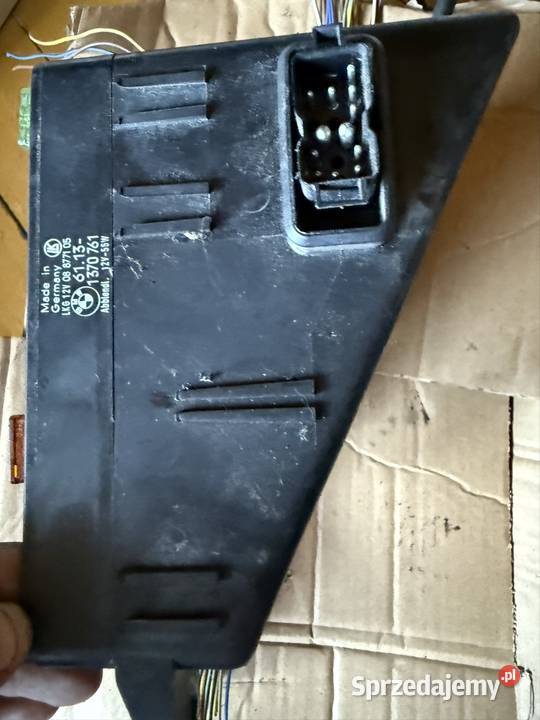 Skrzynka bezpieczników BMW e24 Mszana