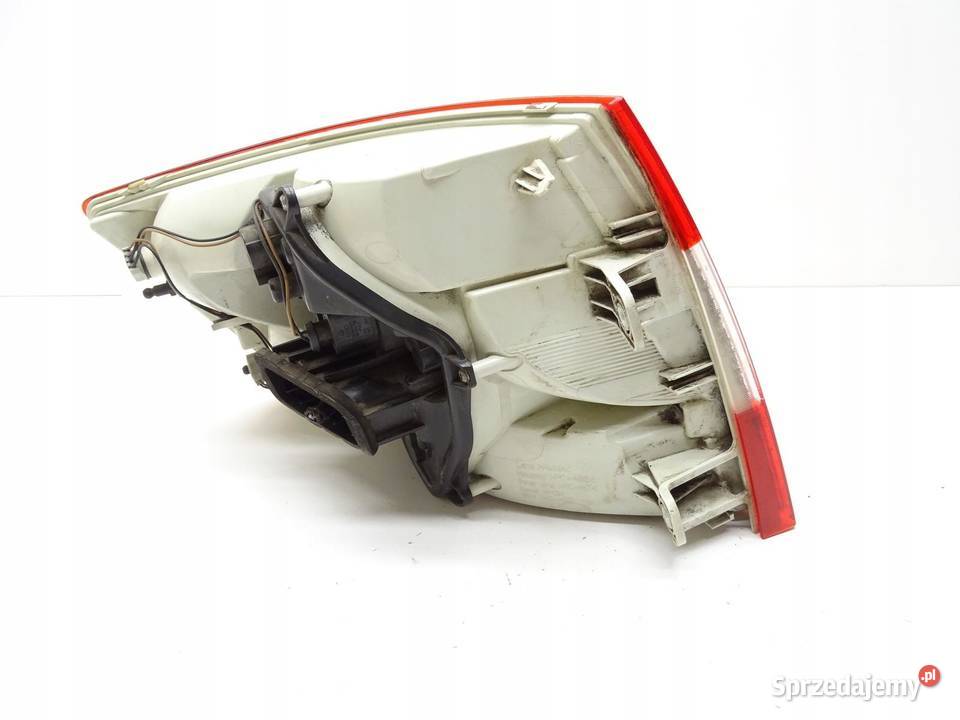 LAMPA PRAWA PRAWY TYŁ TYLNA SKODA OCTAVIA III HB Lampy tylne