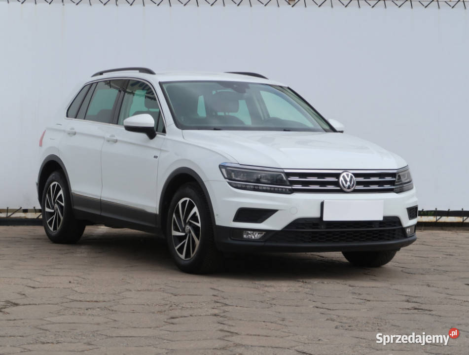 VW Tiguan 15 TSI relingi dachowe