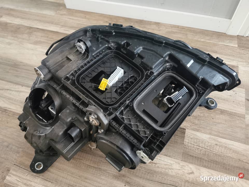 MERCEDES E KLASA W213 LAMPA PRZEDNIA PRAWA osobowe Pielgrzymka sprzedam