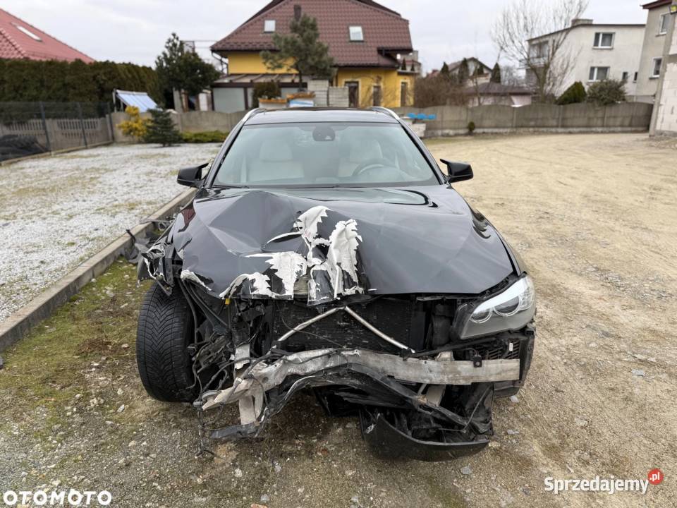 BMW Seria 5 30 diesel Rok produkcji 2011