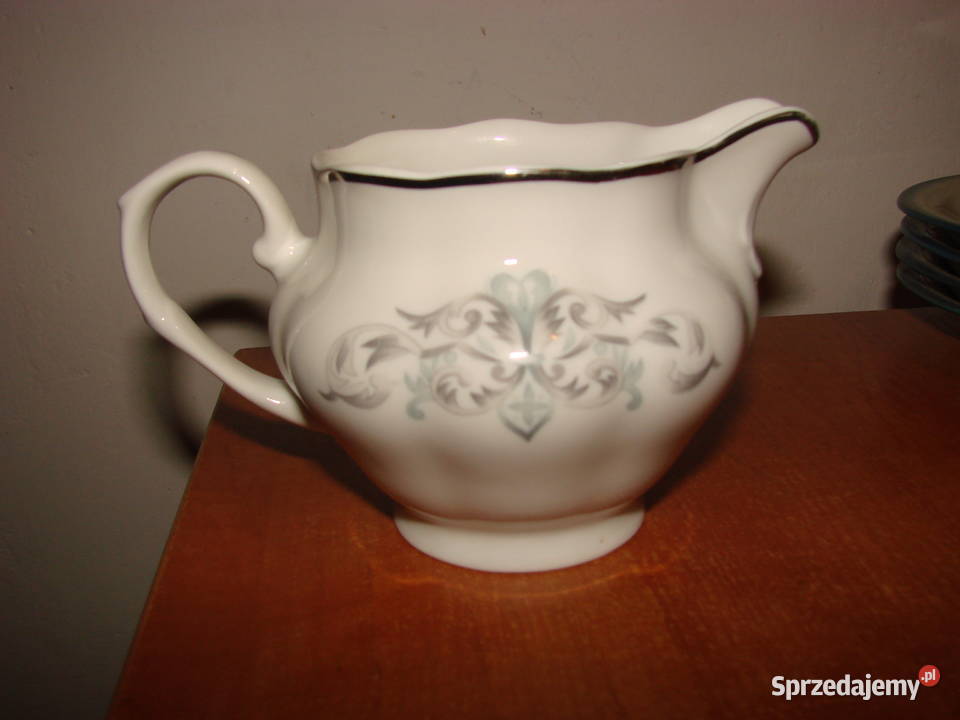 Karolina porcelanowy mlecznik PRL sprzedam