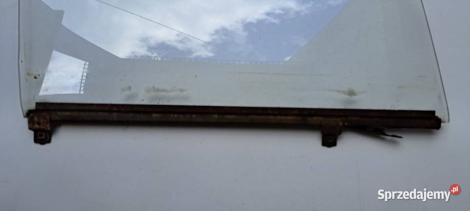 Szyba drzwi przednia prawa Mercedes W123 sedan Luzino