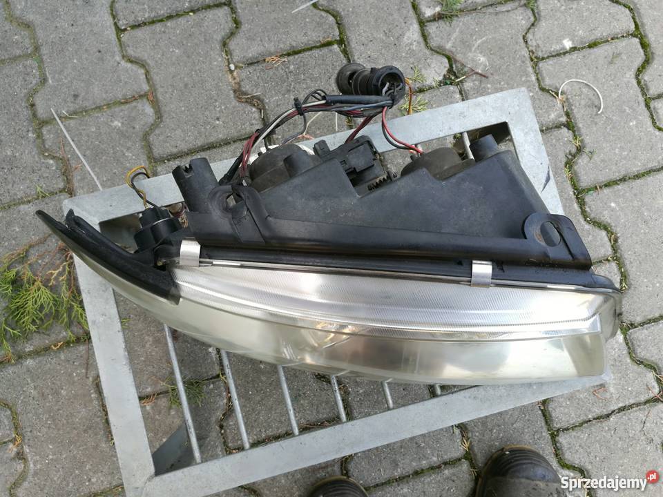 Lampa PrzedniaP VW Passat B5 9700r Ringi Sonar Oświetlenie Zendek sprzedam