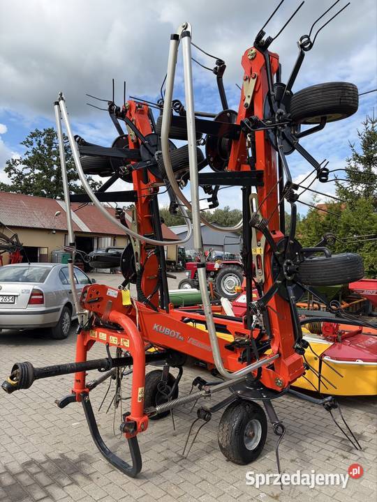 Przetrząsarka karuzelowa Kubota TE 8590 nieuszkodzony Myszyniec
