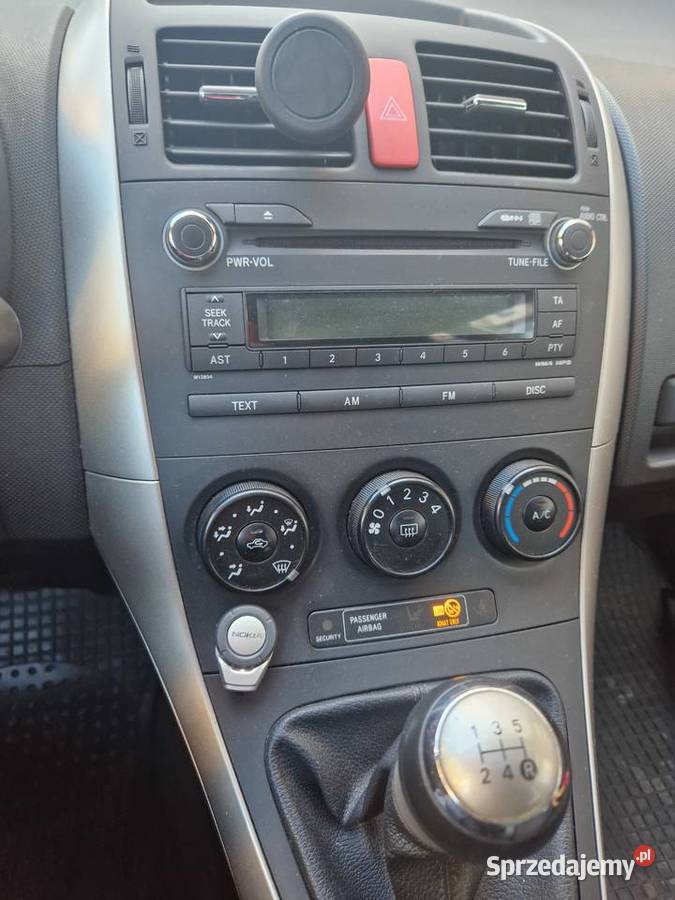 Toyota Auris D4D 2008 srebrny metallic 172 garażowany Łódź