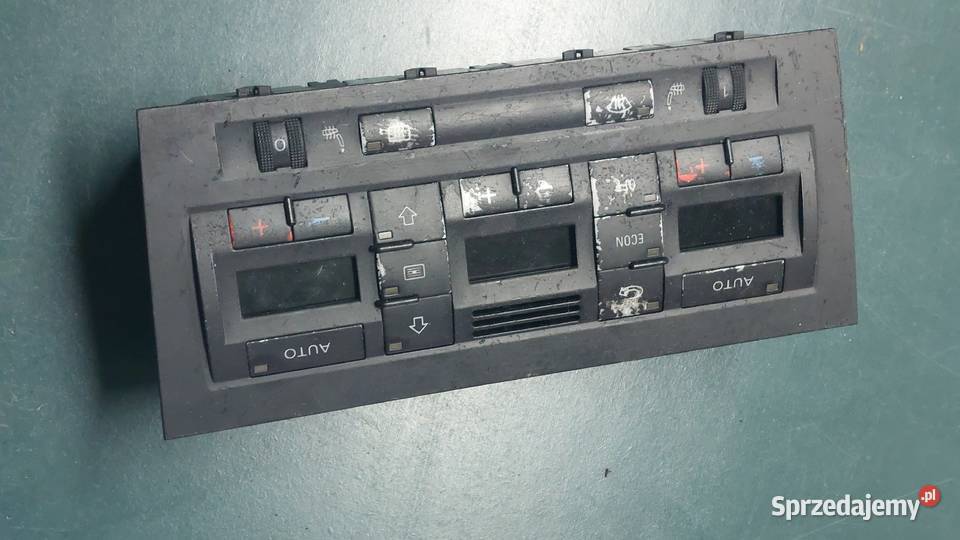 na części PANEL KLIMATYZACJI 8E0820043BM 2DIN do sprzedam