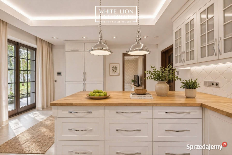 Dom wolnostojący 5477m2 Komorów Cypriana Kamila Sprzedaż