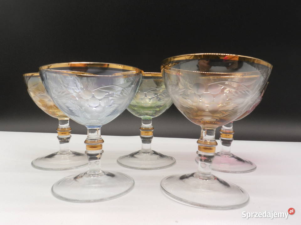 Zestaw 5 kieliszków o różnych kolorach Porcelana i szkło