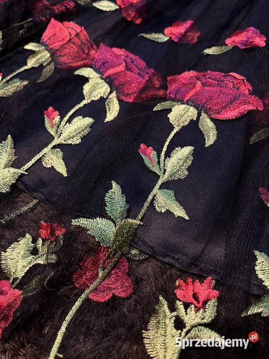 Wieczorowa sukienka w Róże sprzedam