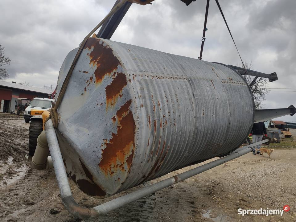 Silos paszowy około 8 ton 9 ton Kraszewice