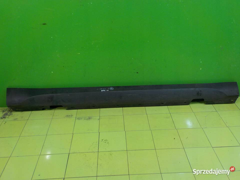 BMW X1 E84 10r 5D listwa progu prawa Suków