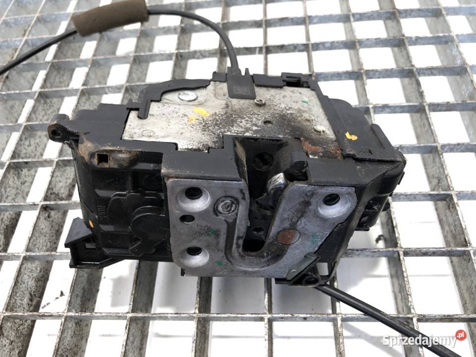 ZAMEK DRZWI PRAWY PRZÓD RENAULT MASTER III Bus