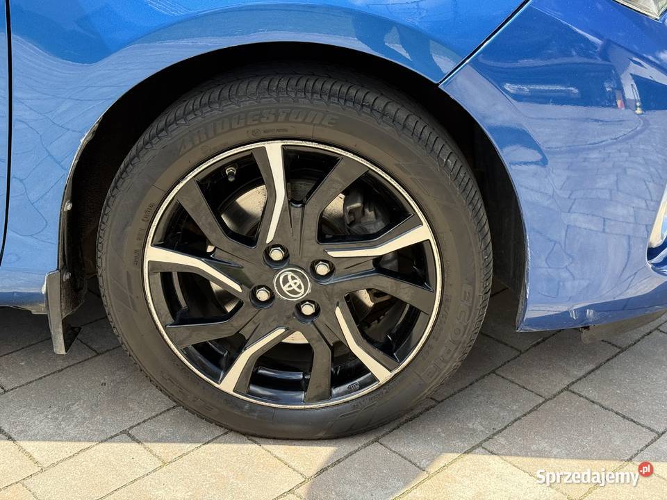Toyota yaris hybrid niebieski małopolskie Łączany sprzedam