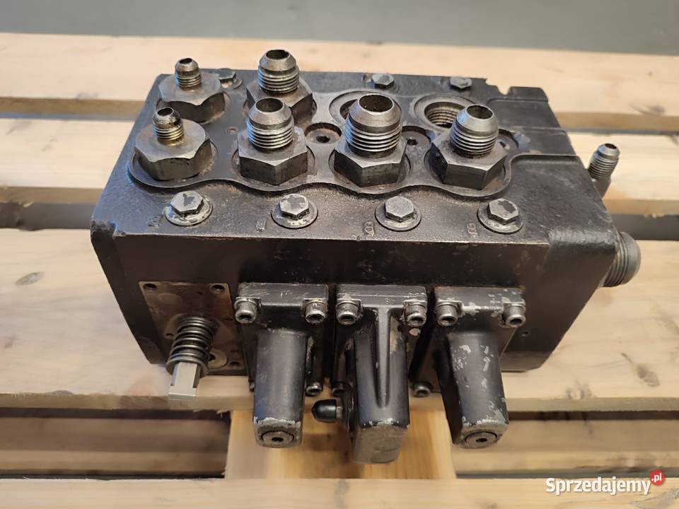 Rozdzielacz hydrauliczny 161B0014 319D28348 Wilkowo