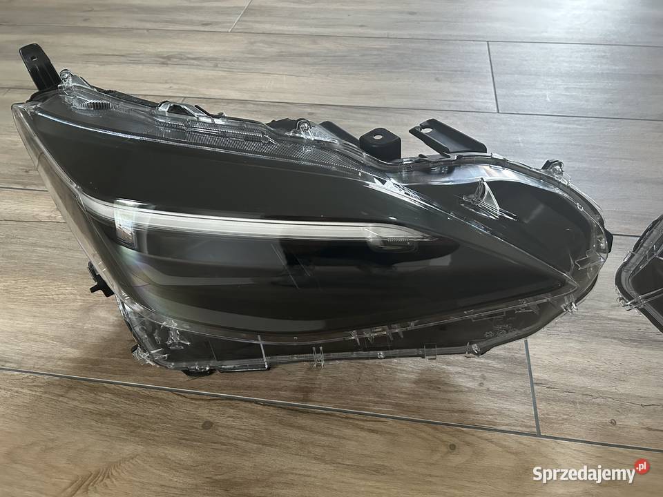 Toyota Yaris Cross reflektor lampa full led Mielec