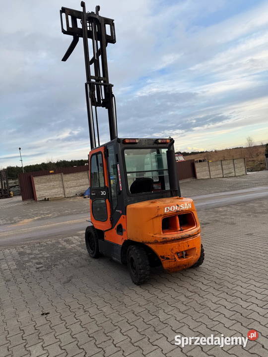 wózek widłowy DOOSAN D30S5 diesel 3000 Triplex Działoszyn
