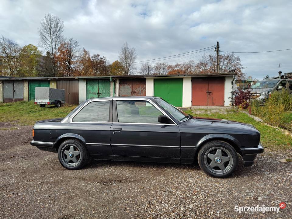 Bmw e30 320 1984r Coupe 20 Benzyna odnowiony nieuszkodzony Będzin