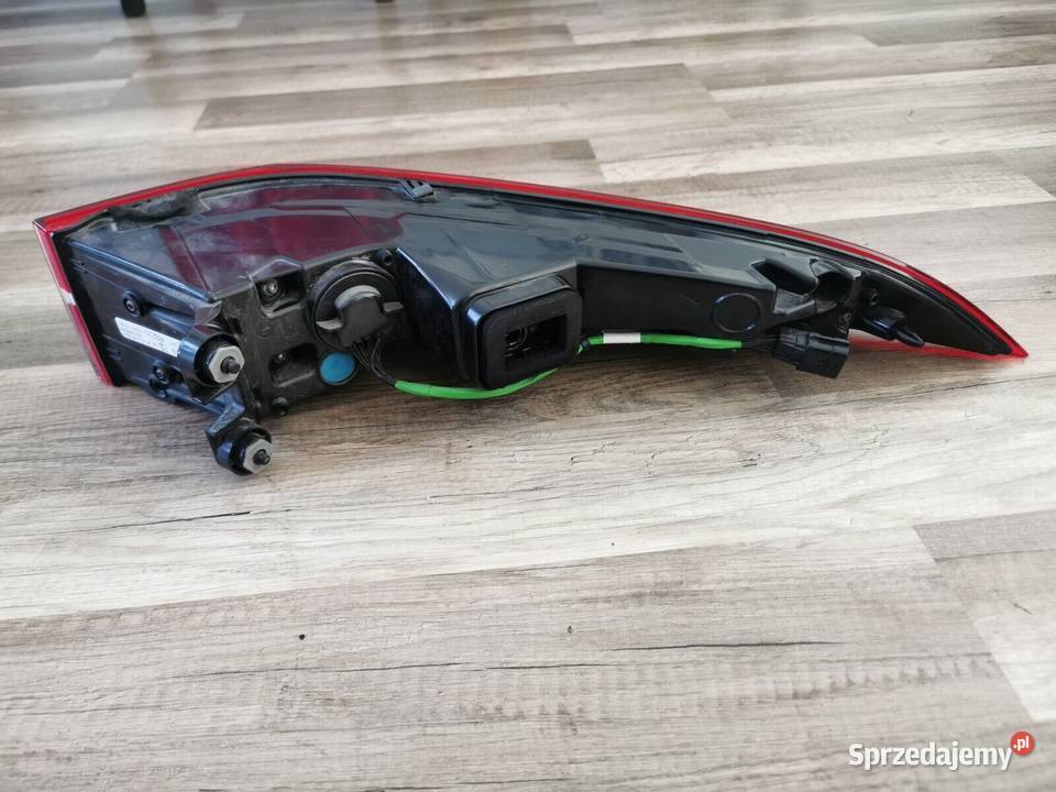 LAMPA TYLNA LEWA JAGUAR IPACE J9D313405CC Świerzawa