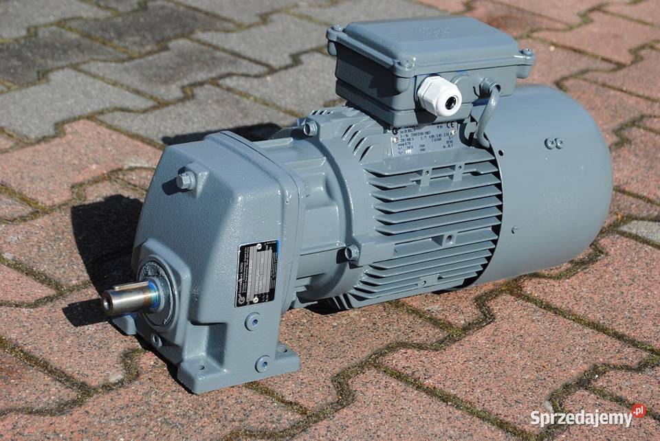 Motoreduktor 11kw 779obrmin z obcym chlodzeniem Kargowa