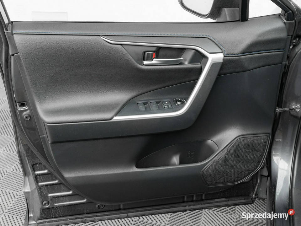 Toyota RAV4 GD896YH25 Hybrid Black Edition by światła LED pomorskie Gdańsk