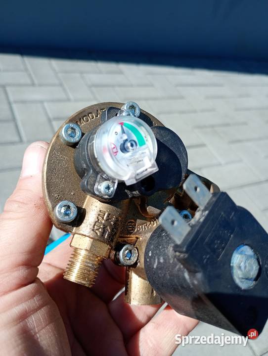 Sprzedam używany wielozawór do zbiornika Orzesze