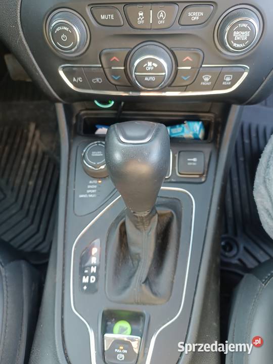 Jeep Cherokee kl 32 LPG Niemce