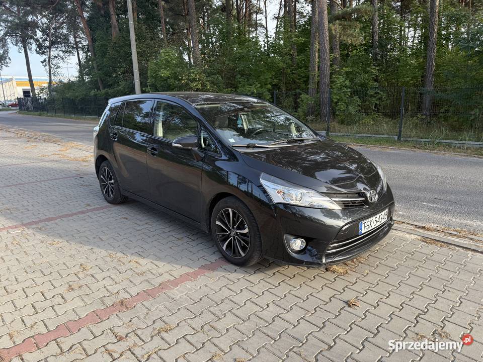 Toyota Verso 16 TDI 2017 Bogate wyposażenie Suchedniów