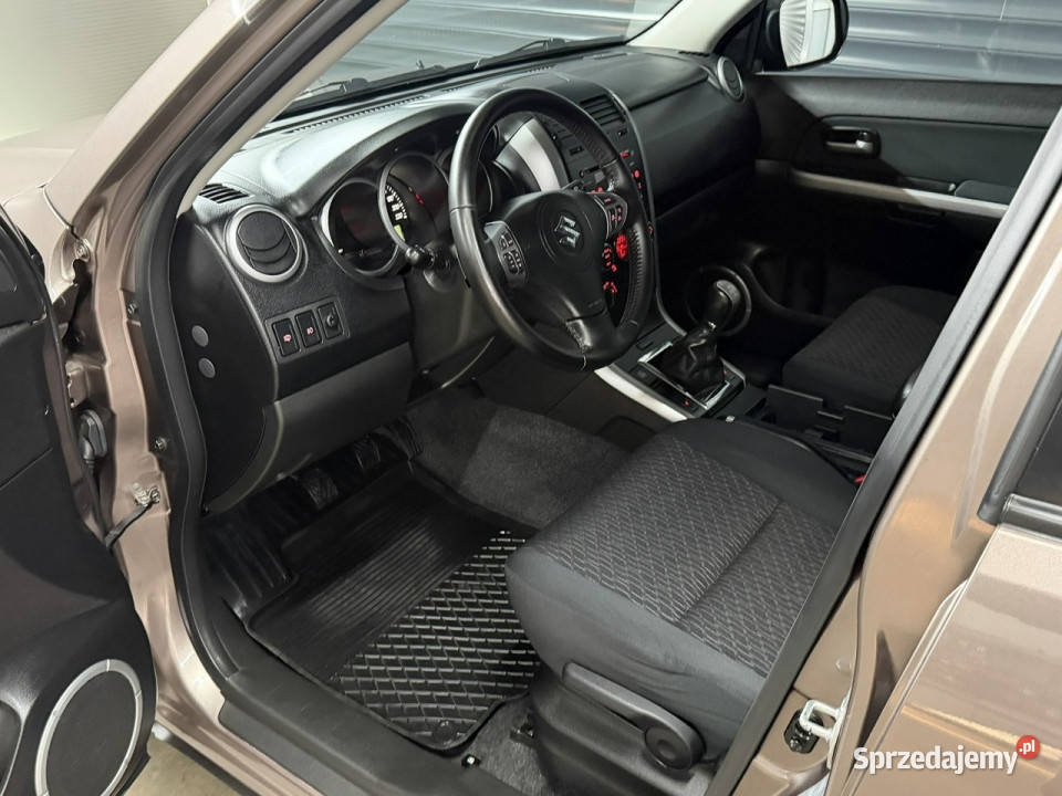 Suzuki Grand Vitara 24 2015r 130tyśkm salon full SUV Chechło sprzedam