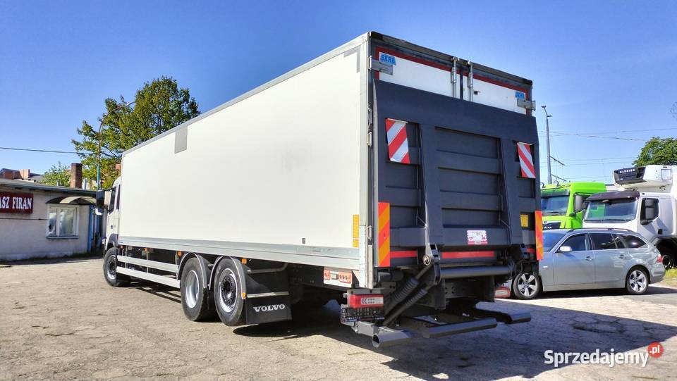 VOLVO FM 6x2 22 PALETY CHŁODNIA TYLNE DRZWI serwisowany w ASO Samochody ciężarowe śląskie Częstochowa